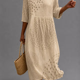 Vestido informal de mujer bordado.